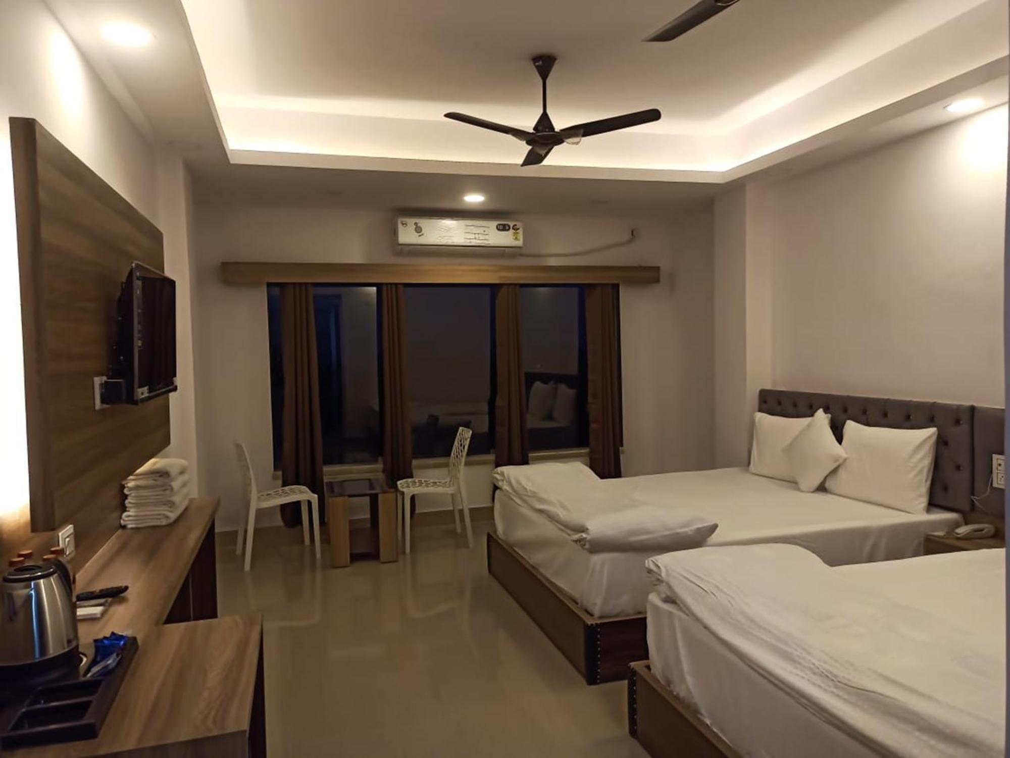 Gods County Hotels & Resorts Tarapith Exterior foto